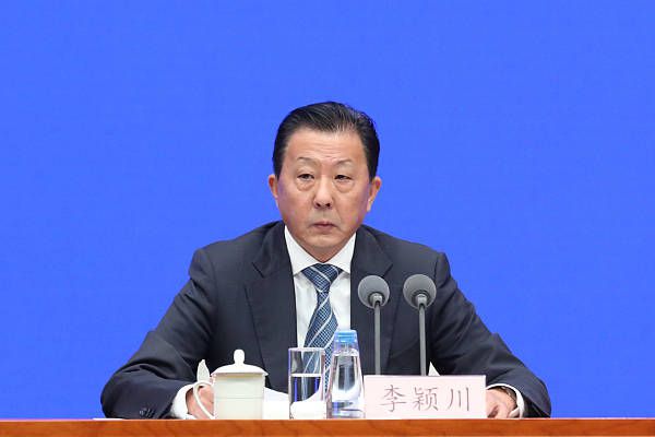 初次性做爰添lbb频