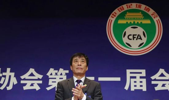 美丽的母亲在法律
